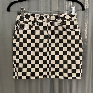 mid rise checkered mini skirt